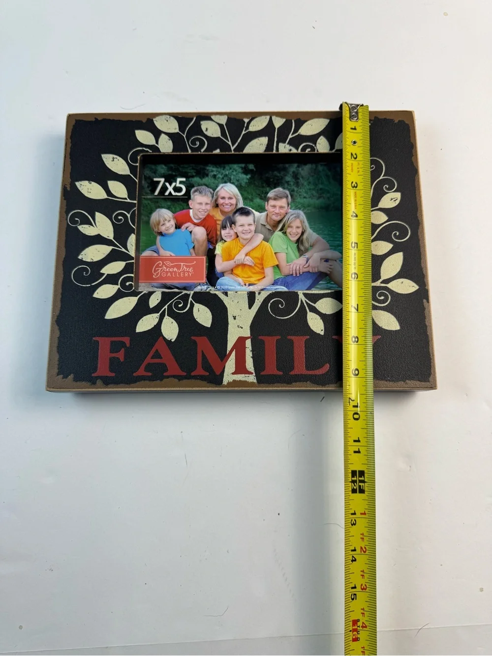 Family Tree Decorative 7x5 Photo Frame - Black and Cream
